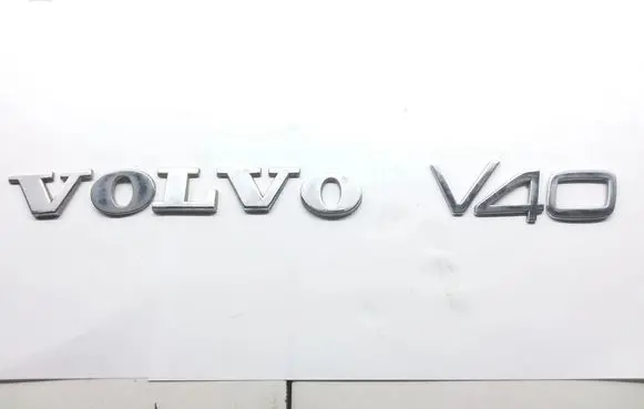 Volvo S40, V40 Manufacturers badge/model letters 