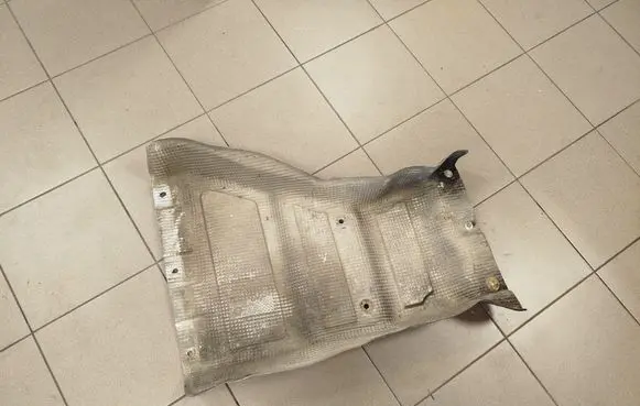 Exhaust heat shield