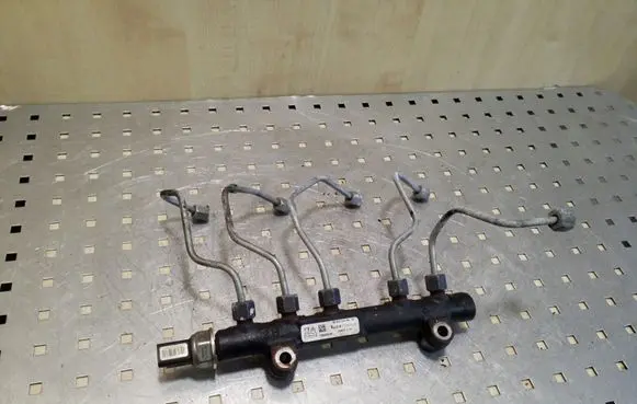 Ford Focus Fuel main line pipe 968529758002 28497Z01 9670076780