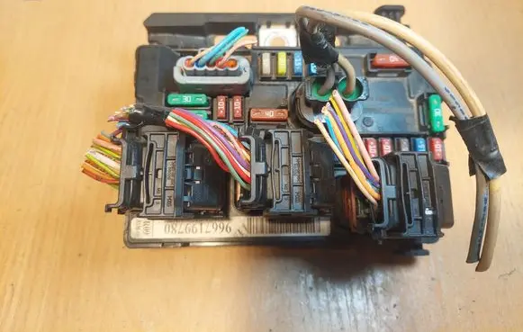 Citroen C3 Central body control module 9667199780 BSMR0900