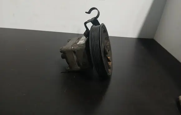 Volvo XC70 Power steering pump 7613955146