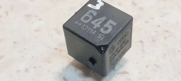 Volkswagen Golf Plus Other relay 4H0951253A V23136B0063080