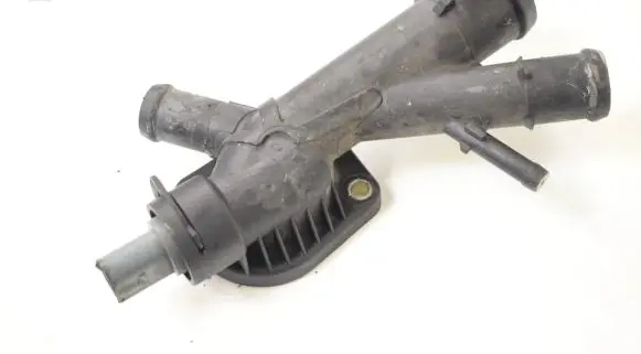 Volkswagen PASSAT B7 Engine coolant pipe/hose 03L121131