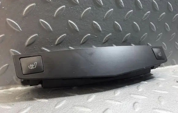 Mercedes-Benz C W204 Seat heating switch A2048705910 2048705910