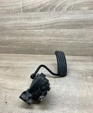 Renault Espace - Grand espace IV Accelerator throttle pedal 8200007513 6PV00811918