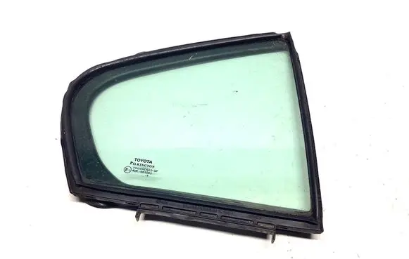 Toyota Avensis T270 Rear vent window glass 43R001583 6818805060