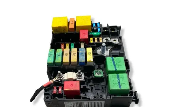 Citroen C4 Cactus Fuse module 9804848480