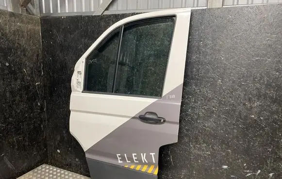 Volkswagen Crafter Front door