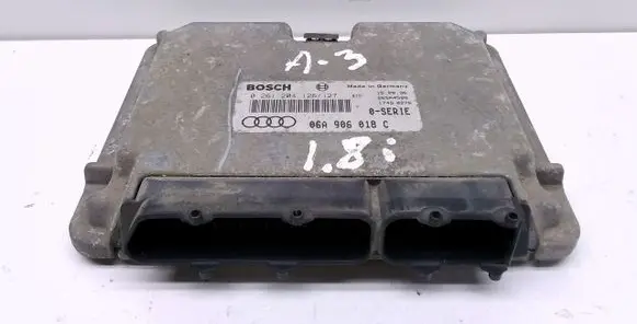 Audi A3 S3 8L Engine control unit/module 06A906018C 0261204126 26S4588