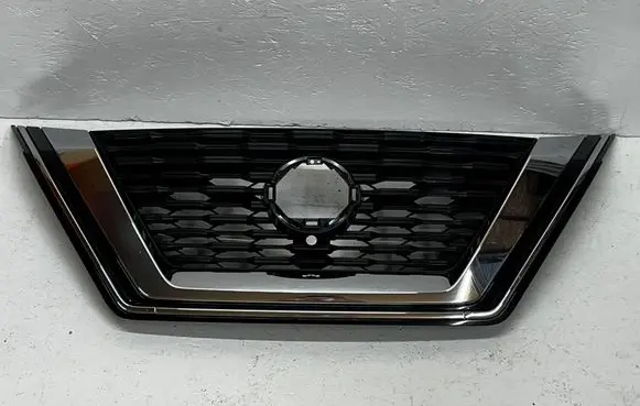 Nissan X-Trail T33 Front bumper upper radiator grill 623106RA0A
