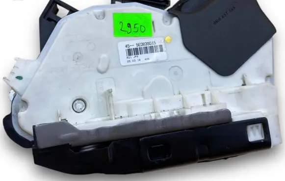 Volkswagen PASSAT B8 Central body control module A2950 5E0839015
