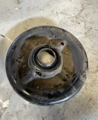 Peugeot 4007 Coil spring mount 