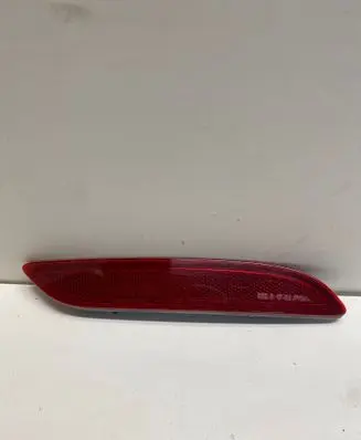 Chrysler Pacifica Rear tail light reflector 069633 68230394AA 13042015