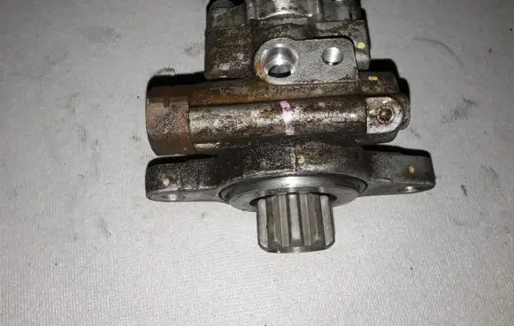 Toyota Hilux (AN10, AN20, AN30) Power steering pump GFB35606