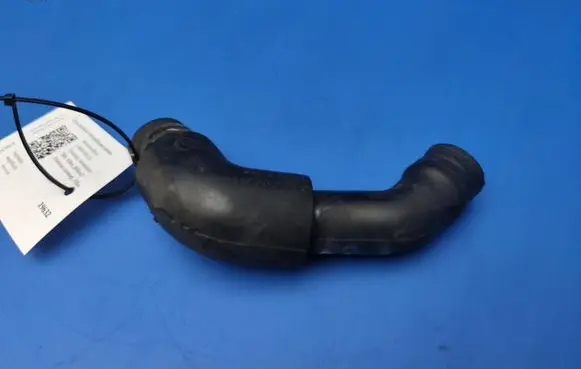 Mercedes-Benz A W169 Breather hose/pipe A6400100382