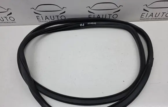 Dodge Durango III Front door rubber seal 