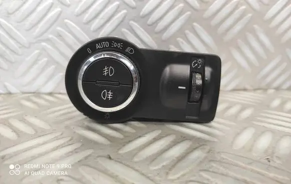 Opel Astra J Light switch 13268707 251504