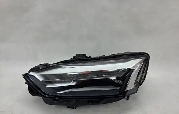 Audi A5 Headlight/headlamp 8W6941011
