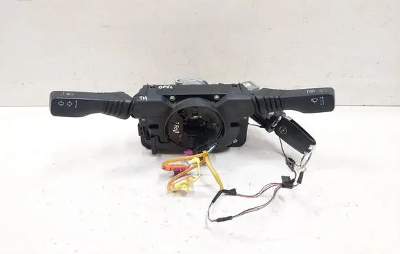 Opel Astra H Ignition lock N0501882 31055N213B 13198908