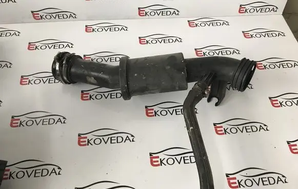 Mercedes-Benz C W204 Intake resonator A2710902137