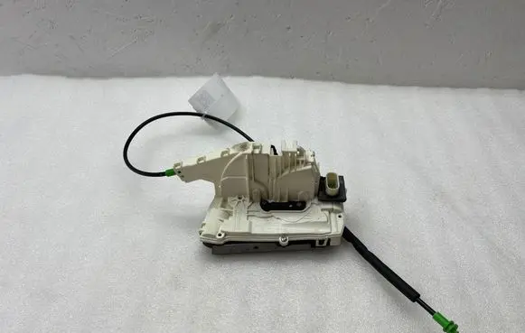 Tesla Model 3 Front door lock 150067291B 4513129300