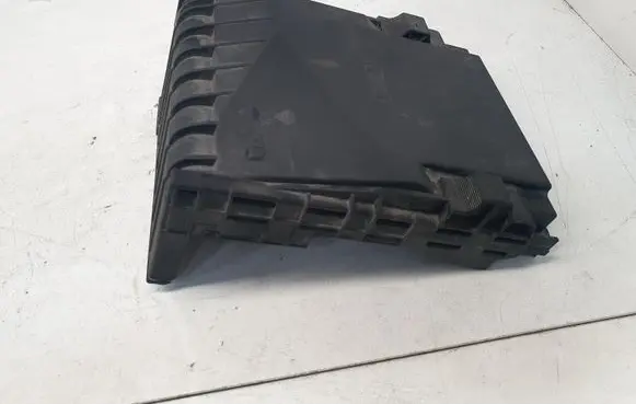 Volkswagen PASSAT B6 Fuse box cover 1K0937132F