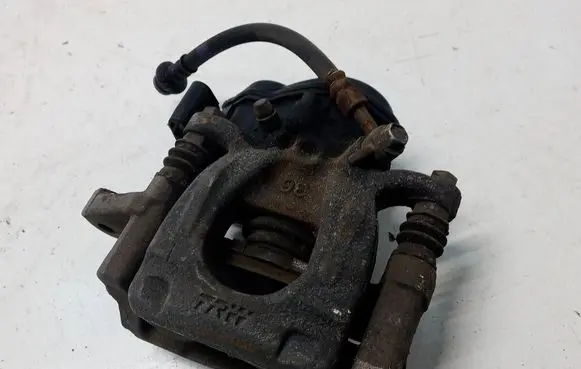 Nissan Qashqai Rear brake caliper