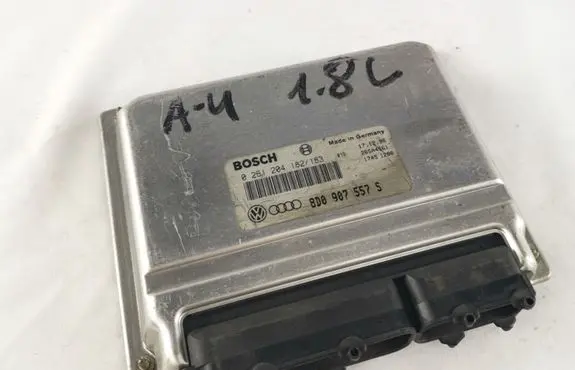 Audi A4 S4 B5 8D Engine control unit/module 8D0907557S 0261204182 26SA4561