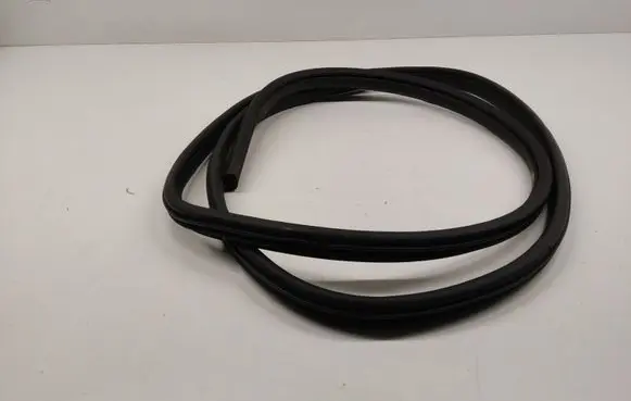Dodge Nitro Rear door rubber seal (on body) 