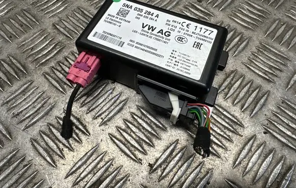 Volkswagen PASSAT B8 Gateway control module 5NA035284A TUVM01UUG
