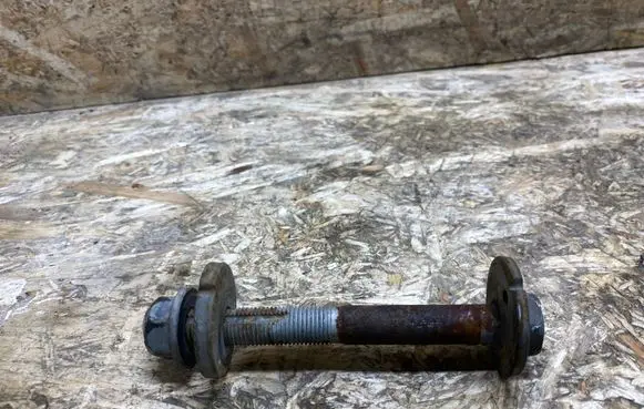Infiniti QX80 Front suspension camber bolt 