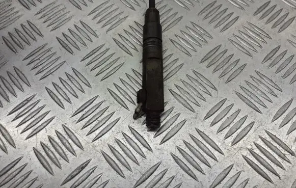 Volvo V70 Fuel injector 074130201Q