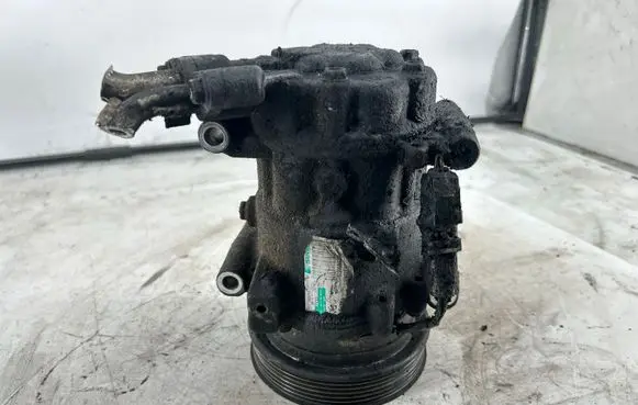 Mercedes-Benz Citan W415 Air conditioning (A/C) compressor (pump) 8200953359A