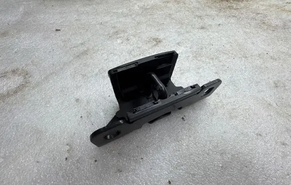Tesla Model Y Rear door lock loop/hook striker 103383600H 26721