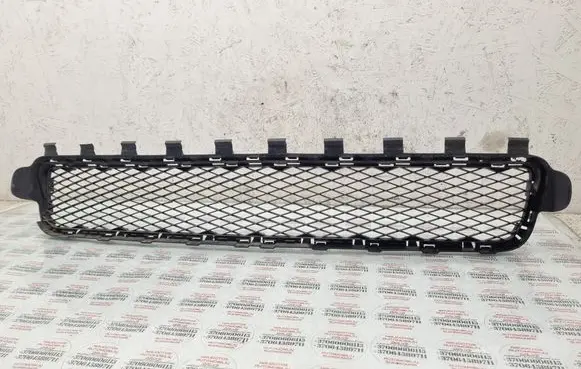 Volkswagen Touareg I Front bumper lower grill 7L6853678B