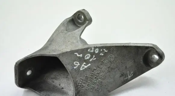 Audi A6 S6 C6 4F Engine mounting bracket 4F0199307N