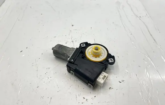 Toyota RAV 4 (XA30) Sunroof motor/actuator 47170110040 6326042090
