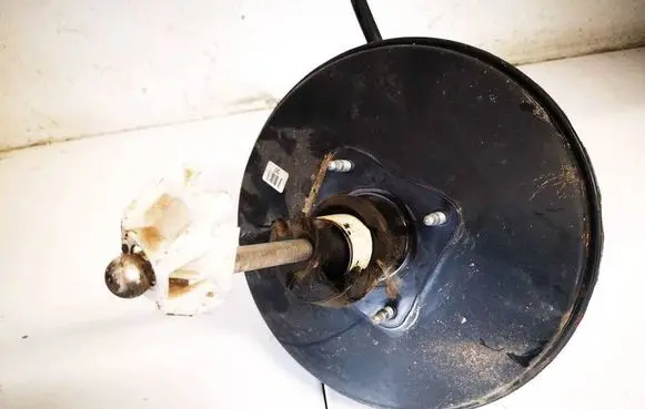 Volkswagen Bora Brake booster 1j1614105h