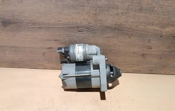 Peugeot 208 Starter motor 9812715480