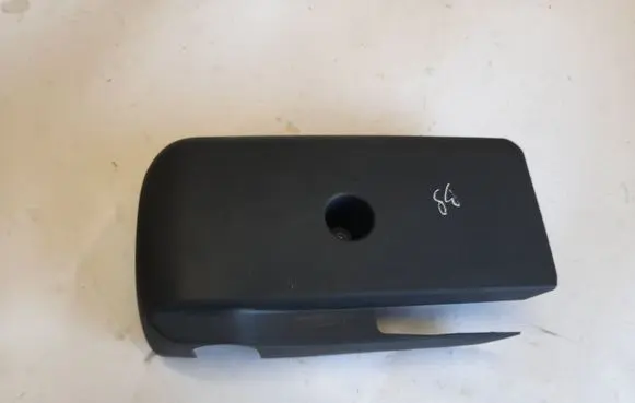 Steering wheel column trim