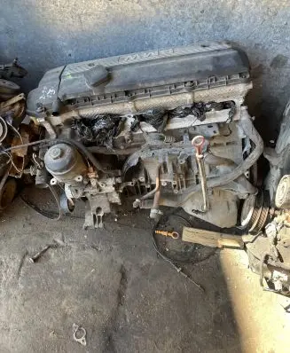 BMW 5 E39 Engine 256S3 M52 30238726