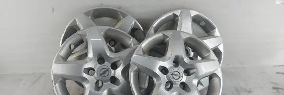 Opel Astra H R16 wheel hub/cap/trim 13240543 13240544 VAUXHAL