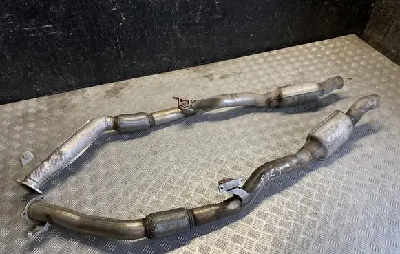 Volkswagen Touareg III Middle muffler/silencer 4M0253211AF