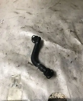 Audi Q3 8U Breather/breather pipe/hose 03l103493ae