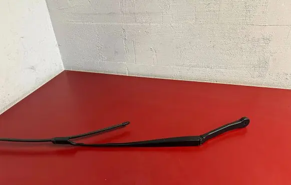 BMW X3 G01 Front wiper blade arm 7399010