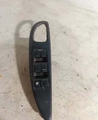 Nissan Primera Electric window control switch 25401AV640 C8DD702N 2562N1