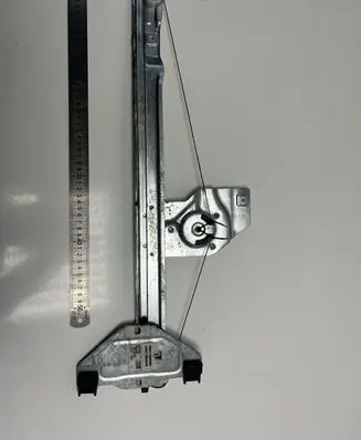 Citroen Berlingo Front window lifting mechanism without motor 9802389280