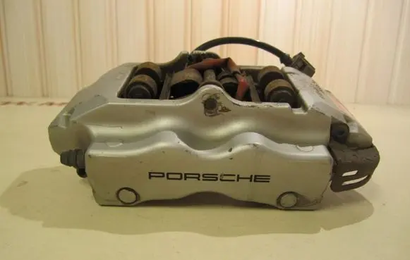 Porsche Cayenne (9PA) Rear brake caliper