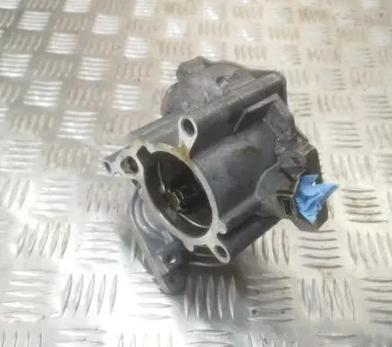 Audi A5 8T 8F Vacuum pump 06J145100G
