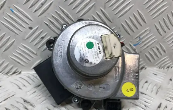Volkswagen Multivan T5 Front door blower motor 7H0815020A